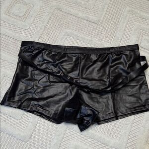 LUST BRAND - Black Leather Faux Leather Shorts with Belt